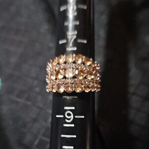 Elegant Gold-Tone Women's Ring